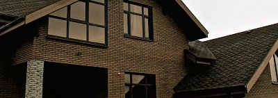 Коричневый кирпич в Казани