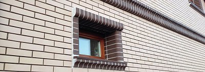 Коричневый кирпич в Казани